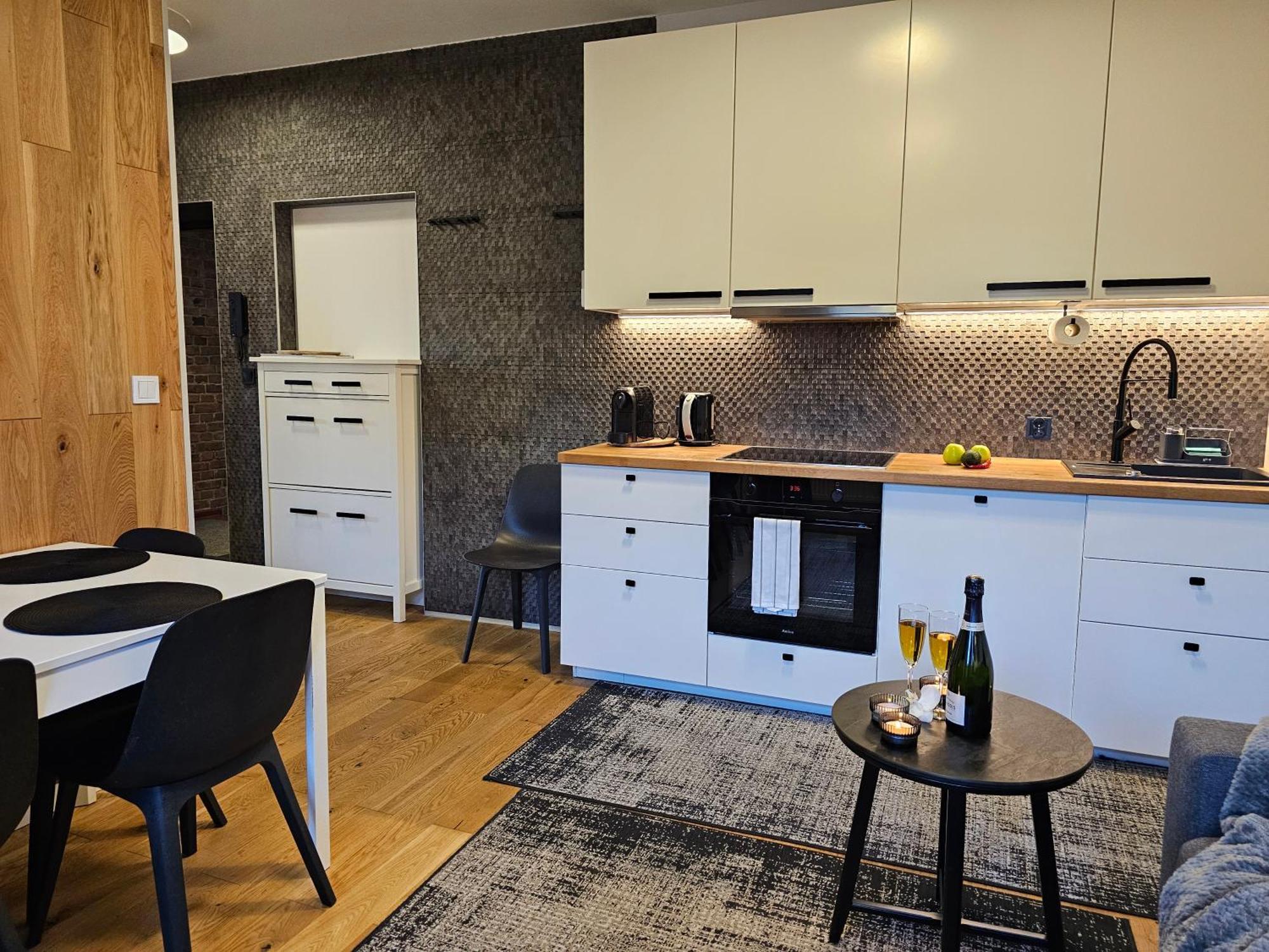 Urban Apartments Premium No 3, Free Private Parking, Self Check-In Chorzów Exteriér fotografie